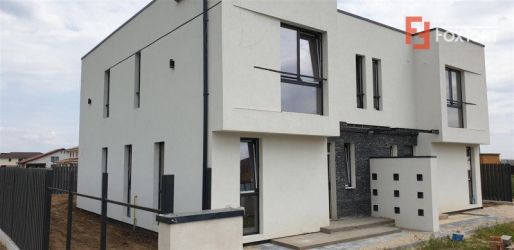 Casa tip duplex de vanzare 4 camere Mosnita Noua - ID V332