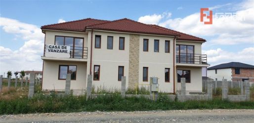 Casa tip duplex de vanzare 4 camere Mosnita Noua - ID V335
