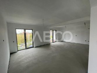 Casa tip duplex la cheie 4 camere 2 bai 108mpu curte Cetate Alba Iulia
