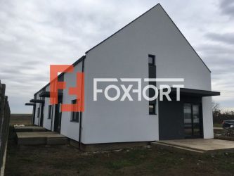 Casa tip triplex cu 4 camere de vanzare in Sanandrei