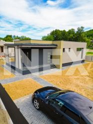 Case parter cu 4 camere în Budeasa – confort modern în mijlocul na