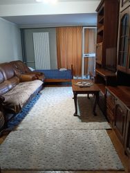 Cazare langa plaja apartament 3 camere Constanta Faleza Nord cu 2 aere