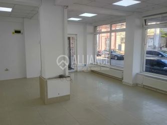 CENTRU - Spatiu comercial / birouri de inchiriat