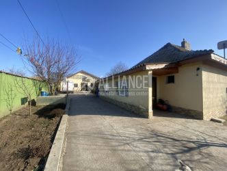 Ciocârlia de sus, jud. Constanța.Casă ideală pentru două familii.