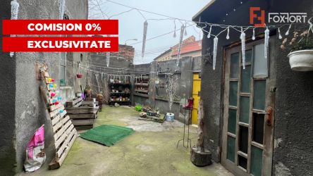 COMISION 0% Casa de vanzare cu 5 apartamente la curte comuna in zona T