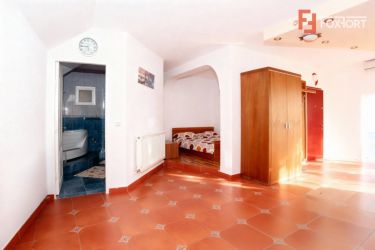 COMISION 0% Vila de Lux cu 14 Camere si Sala de Mese in Arad – Acces