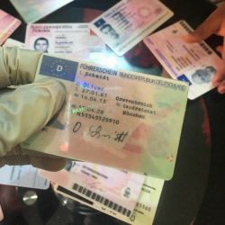 Cumpărați pașapoarte înregistrate de calitate, permise de conducere, c