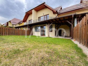 De inchirat unitate duplex 6 camere curte individuala zona Buna Ziua