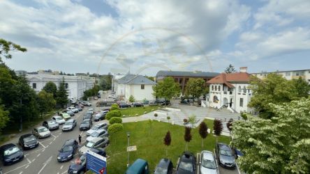 De inchiriat-Apartament 2 Ultracentral-Pitesti zona Primărie!