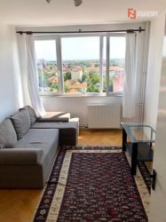 De inchiriat apartament cu 3 camere decomandat