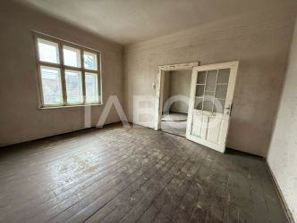 De vanzare 3 apartamente la casa 132 mpu si curte 966 mp zona Turnisor