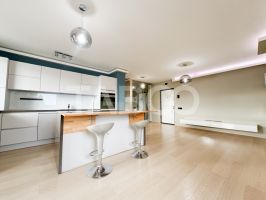 De vanzare apartament 2 camere la cheie cu parcare Iulius Mall