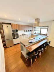 De vanzare apartament 3 camere si terasa in vila cartierul Europa