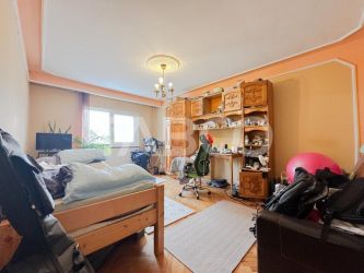 De vanzare apartament cu 2 camere decomandate zona Interservisan
