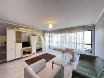 De vanzare apartament foarte spatios cu terasa si priveliste