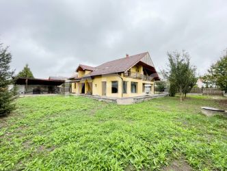 De vanzare casa individuala cu teren de 1012 mp situata Gheorgheni