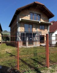 De Vanzare casa singur in curte 240 mp utili 400 mp teren in Cisnadie