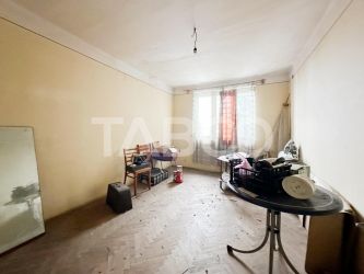 De vanzare casa tip duplex in cartierul Gruia cu garaj si teren