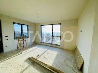 De vanzare duplex cu 2 garaje in cartierul Dambul Rotund