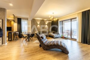 De vanzare penthouse cu terasa de 160 mp si priveliste panoramica