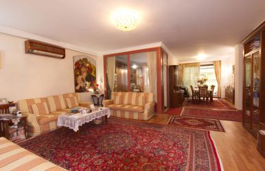 Domeni vânzare Apartament 3 Camere - Suprafață Totală 211 mp, Tera