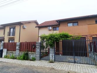 Duplex 1/2 cu garaj strada Olimpia