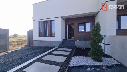 Duplex 3 camere parter, Mosnita Noua - ID V4480