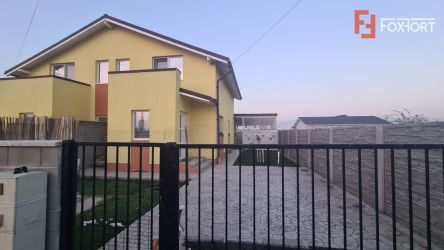 Duplex 4 camere de vânzare, Mosnita Noua - ID V4486