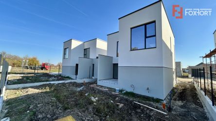 Duplex 4 camere despartit prin camera tehnica + pompa de caldura - Gia