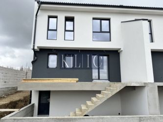 Duplex 4 camere doua terase balcon bucatarie inchisa Sibiu 250mp teren