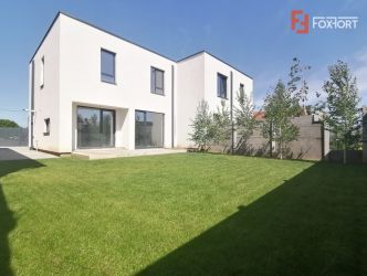 Duplex 4 camere Mosnita Noua pozitionat la asfalt cu toate utilitatile