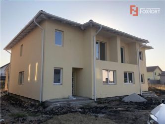 Duplex 5 camere de vanzare toate utilitatile SACALAZ - ID V7