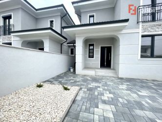 Duplex 5 camere, despartit prin camera tehnica, zona Cora - ID V3374