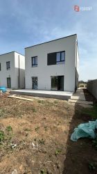 Duplex 5 camere spatios, cu 3 locuri de parcare - Dumbravita