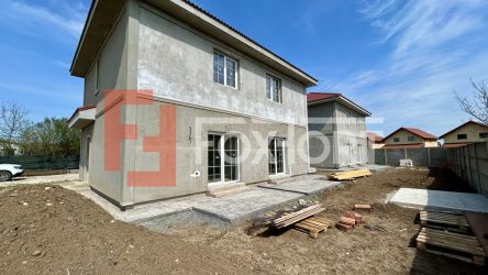 Duplex cu 3 camere parter + etaj - Sanandrei
