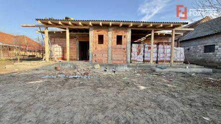 Duplex cu 3 camere si 2 bai pe parter, zona Albina