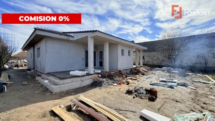 Duplex cu 3 camere si 2 bai pe parter, zona Albina