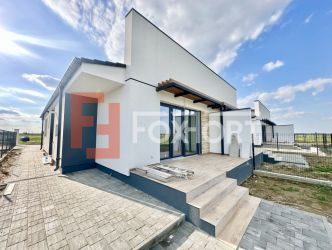 Duplex cu 3 camere si panouri fotovoltaice, zona Mosnita Noua