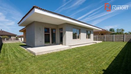 Duplex cu 3 camere si teren de 322 mp, toate utilitatile zona Mosnita 