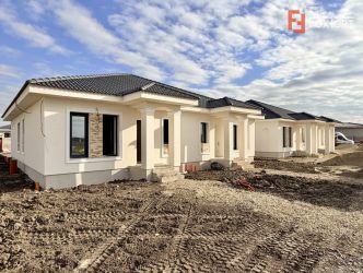 Duplex cu 3 camere si toate utilitatile - Mosnita - Drumul Boilor