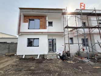 Duplex cu 4 camere de vanzare si teren de 335 mp - zona Sacalaz