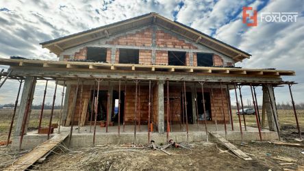 Duplex cu 4 camere in Sag, zona Manastire