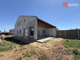 Duplex cu 4 camere, Parter + Mansarda, zona Sanandrei