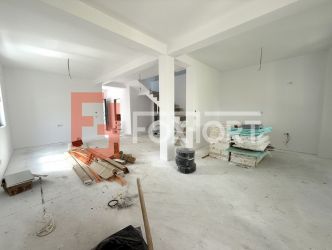 Duplex cu 5 camere, 3 bai despartit prin camera tehnica si dressing - 