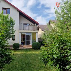 Duplex cu 5 camere de vanzare in localitatea Mosnita Noua