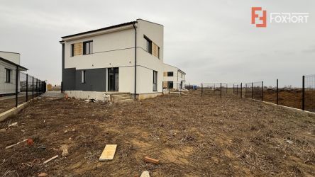 Duplex cu 5 camere si 380 mp teren cu panouri fotovoltaice - Mosnita N