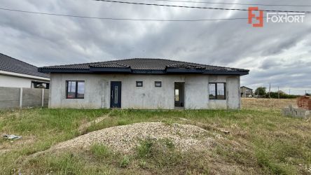 Duplex cu 6 camere, parter - 72 mp, zona Sacalaz