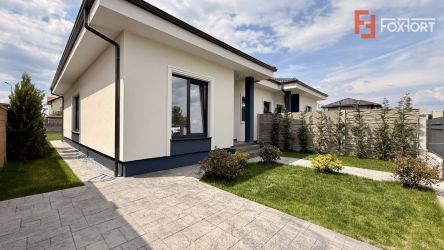 Duplex de vanzare, 3 camere + teren 330 mp, Mosnita Noua