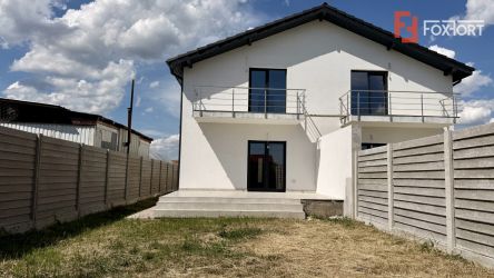 Duplex de vanzare 4 camere, langa Mega Image - Mosnita Noua