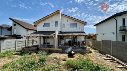 Duplex de vanzare cu 3 camere si toate utilitatile - Sanandrei